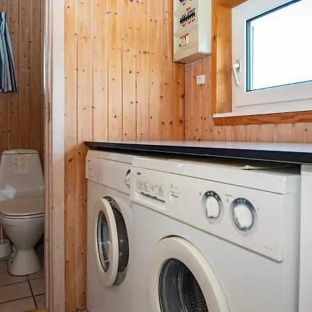 Four-bedroom In 9 *